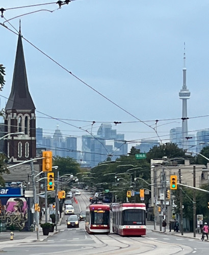 Running east at Dundas and Bathurst